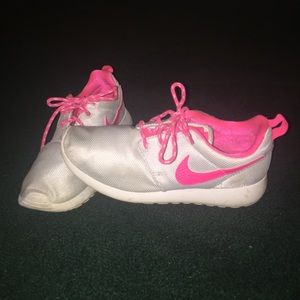 Silver & Pink Nike Roche Size 7
